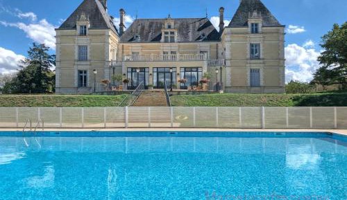 Apartment with Pool View 