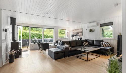 Five-Bedroom Holiday Home
