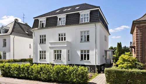 Two-Bedroom Deluxe Apartment