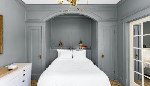 Two-Bedroom Apartment with City View