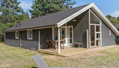 Three-Bedroom Vacation Home 