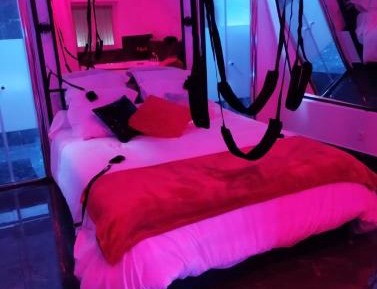 Queen Suite with Spa Bath