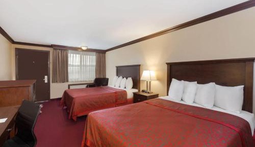 Deluxe Queen Room with Two Queen Beds - Non-Smoking