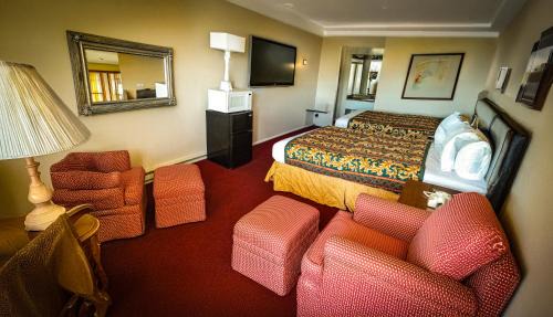 Deluxe Queen Room with Two Queen Beds - Non-Smoking