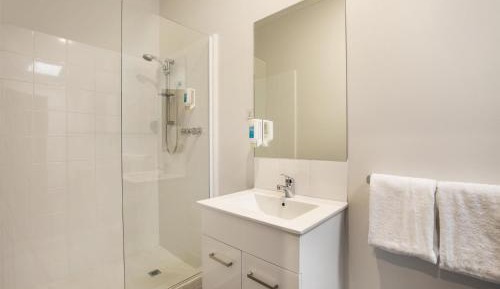 Two-Bedroom Apartment with Free Welcome Drink For Two Guests