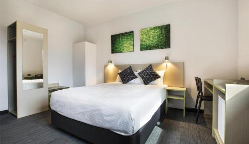 Queen Studio with Free Welcome Drink for Two Guests