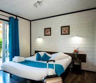 Double or Twin Room with Terrace
