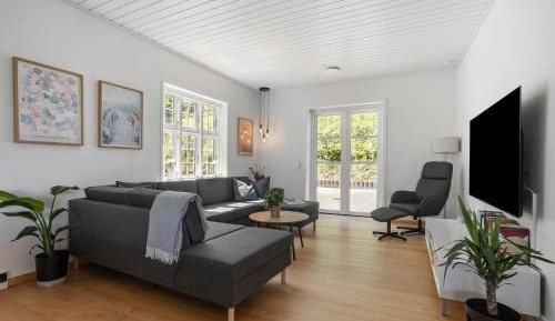 Five-Bedroom Holiday Home