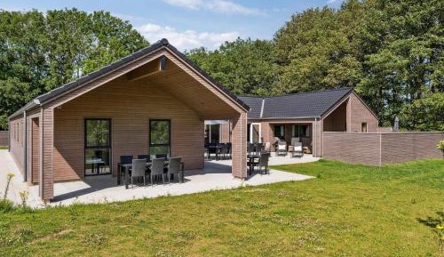 Nine-Bedroom Holiday Home