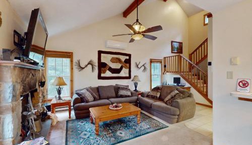 Three-Bedroom Vacation Home 