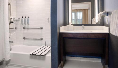 Studio King Room with Sofa Bed - Mobility and Hearing Accessible with Tub
