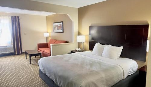 King Suite - Accessible/Non-Smoking