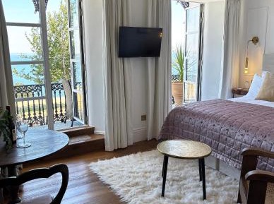 Deluxe Double Room with Balcony and Sea View