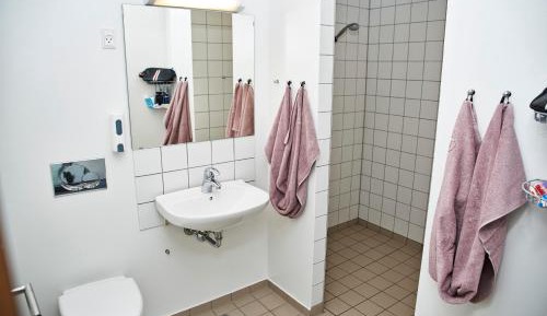 Twin Room (Linen excluded)