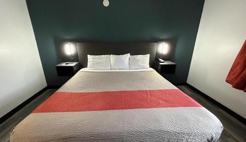 King Room - Non-Smoking