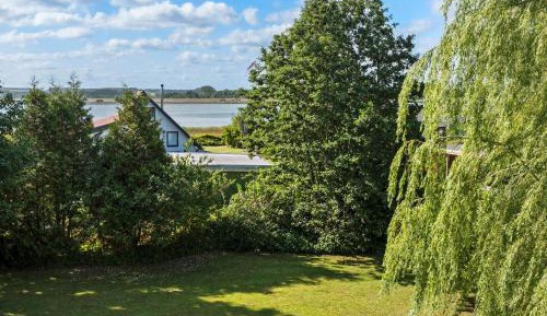 Three-Bedroom Vacation Home 