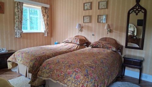 Twin Room with Bathroom