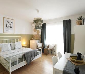 Studio Apartment