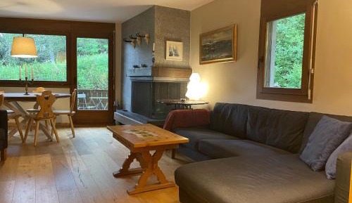 Two-Bedroom Deluxe Apartment with Balcony