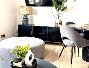 Apartment with Garden View