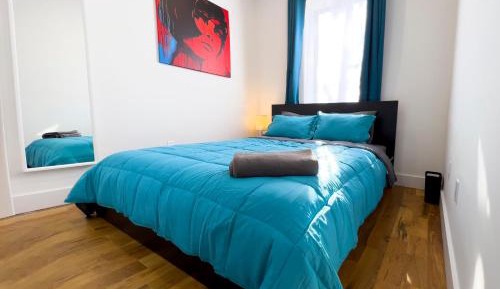 Queen Room with Shared Bathroom