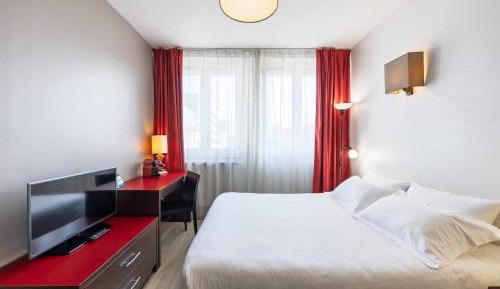 Studio (2 Adults)