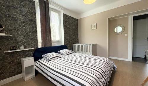 Deluxe Room (2 Adults + 1 Child)