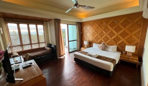Deluxe Double or Twin Room with Balcony