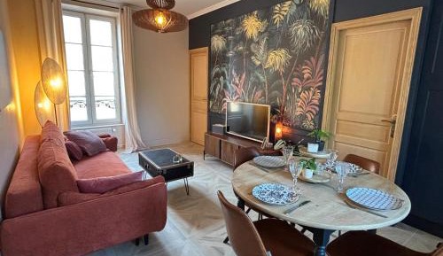 One-Bedroom Apartment with Garden View