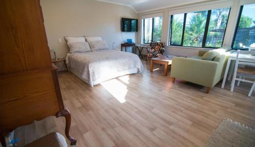 Queen Room with Garden View