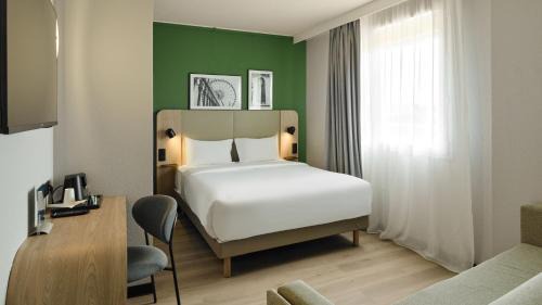 Standard Room - 1 Queen Bed 1 Sofa Bunk Bed