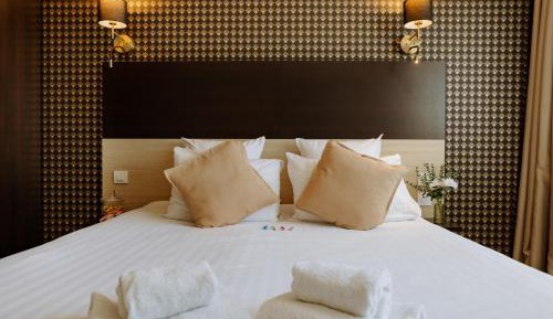 Superior One-Bedroom Apartment