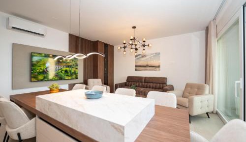Four-Bedroom Luxury Apartment