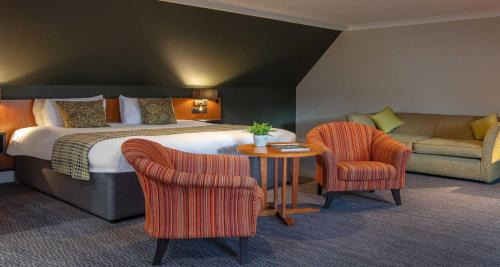 Executive Double with Sofa Bed 