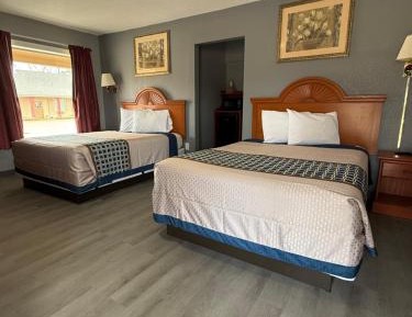 Deluxe Queen Room