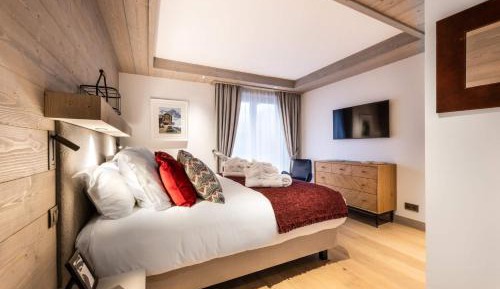 Three-Bedroom Premium Apartment with Balcony