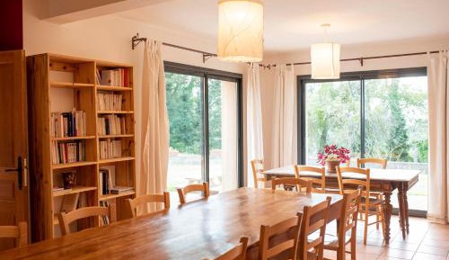 Family Room with Garden View