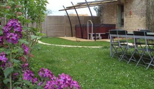 Holiday Home (8 Adults)