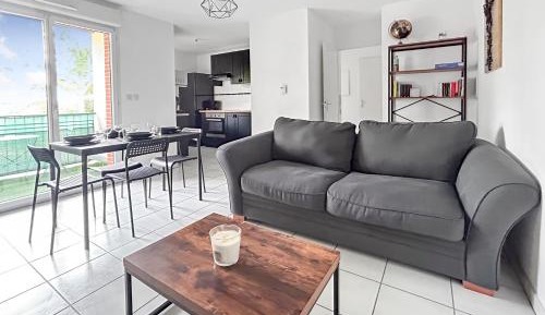 One-Bedroom Apartment with Balcony