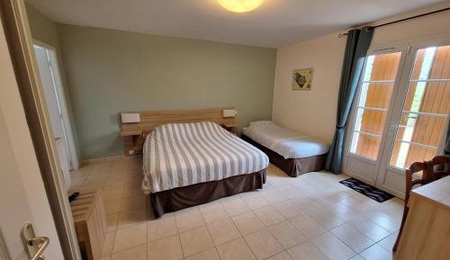 Triple Room with Private Bathroom