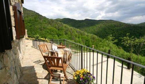One-Bedroom Apartment with Balcony and Mountain View  