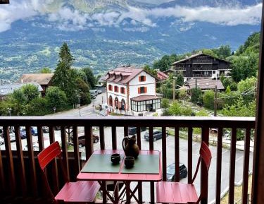 Three-Bedroom Apartment with Mountain View