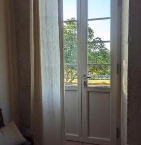 Deluxe Room (2 Adults + 1 Child)