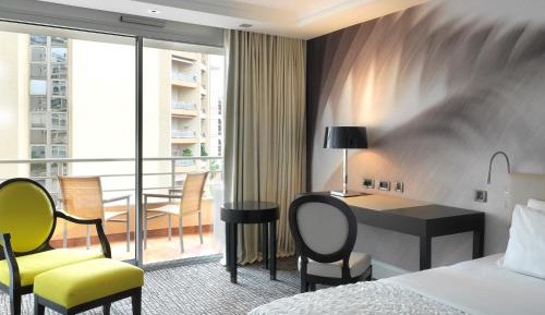 Deluxe, Guest room, 1 King, Partial sea view, Balcony