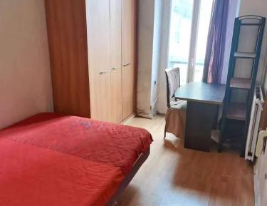 Apartment With Shared Bathroom