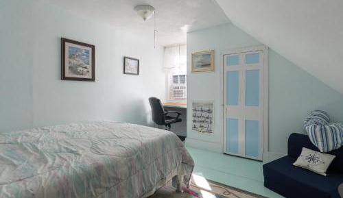 Standard Double Room with Shared Bathroom