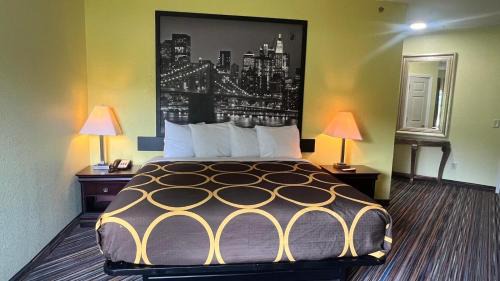 Deluxe King Room - Non-Smoking