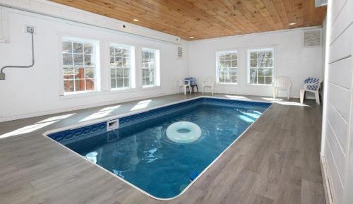 Six-Bedroom Villa 