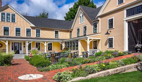 Studio with Garden View