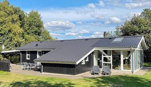 Three-Bedroom Vacation Home 